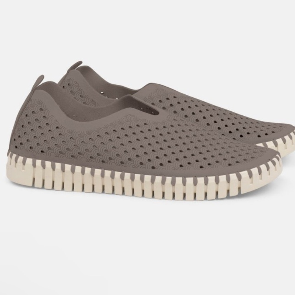 Isle Jacobsen Gray Slip-On Shoes women 42 TULIP FLATS IN FALCON vacation casual
